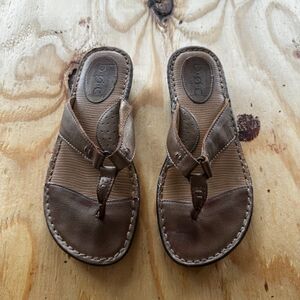 b.o.c. Born Concepts Brown Leather Thong Sandals - Size 7